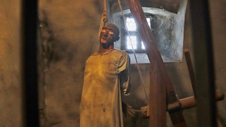 Expozice připomíná nejhorší formu středověkého vězení