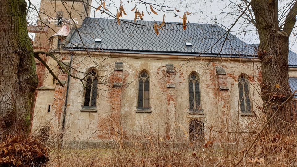 Kostel Nanebevzetí Panny Marie ve Velichově