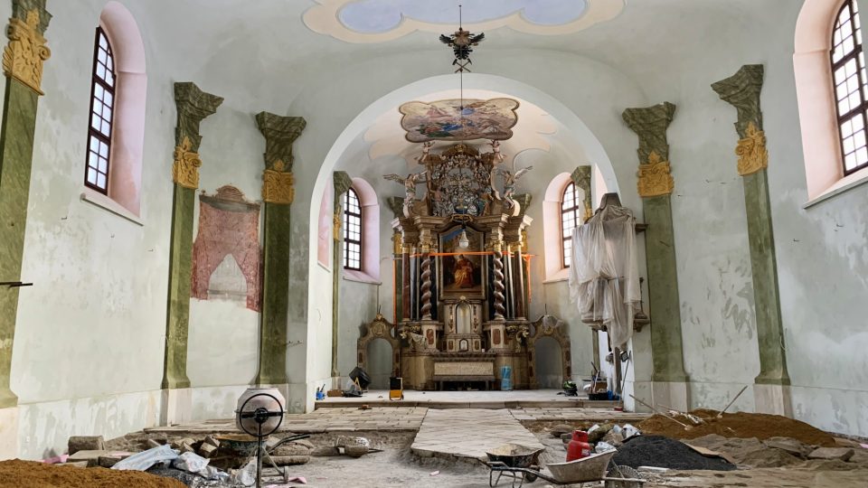 Po víc než dvou letech se blíží ke konci rekonstrukce kostela svaté Anny na Božím Daru