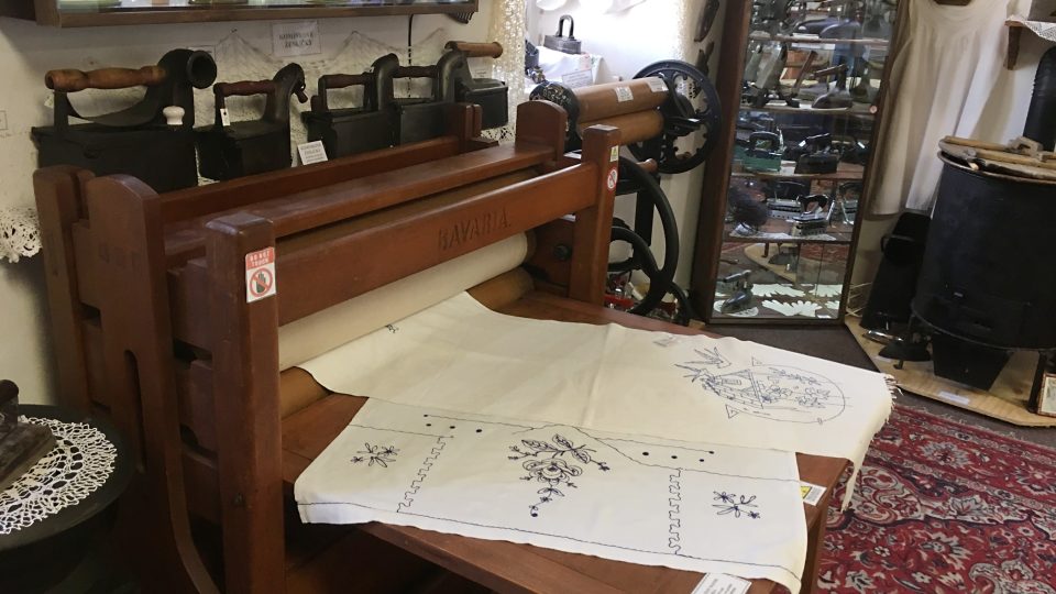 Celodřevěný mandl