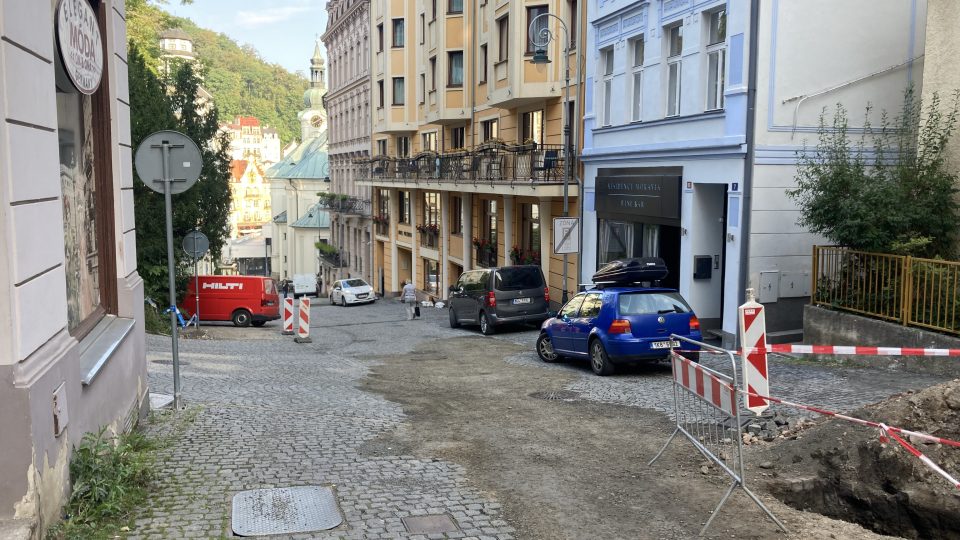 Moravská ulice v Karlových Varech týden po záplavách