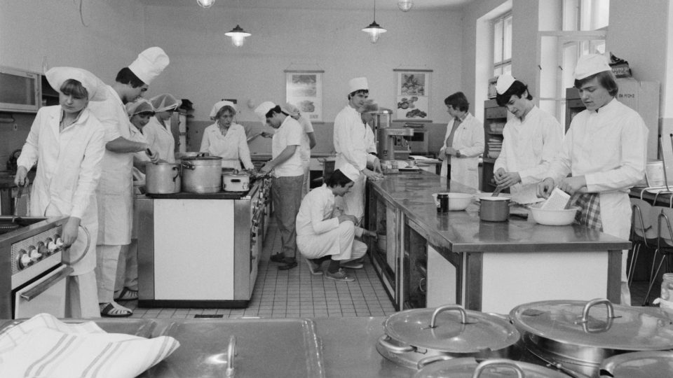 Kuchaři a číšníci se zde vyučují už od roku 1928
