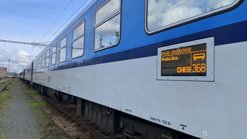 Vlakový spoj krušnohor Cheb-Praha