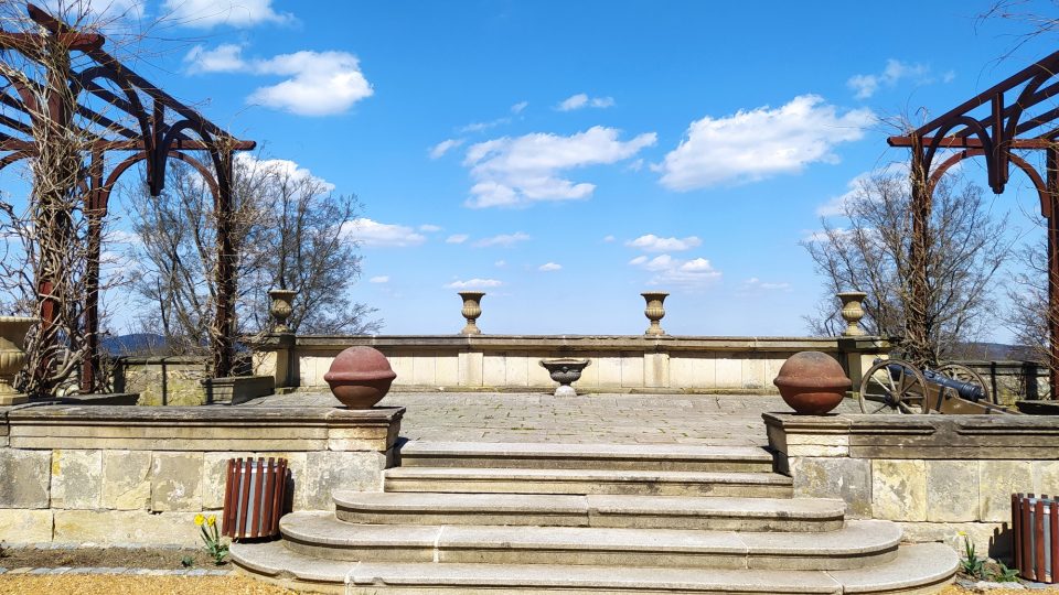 Na nádvoří zámku Zbiroh | foto: Kateřina Dobrovolná, Český rozhlas Na nádvoří zámku Zbiroh