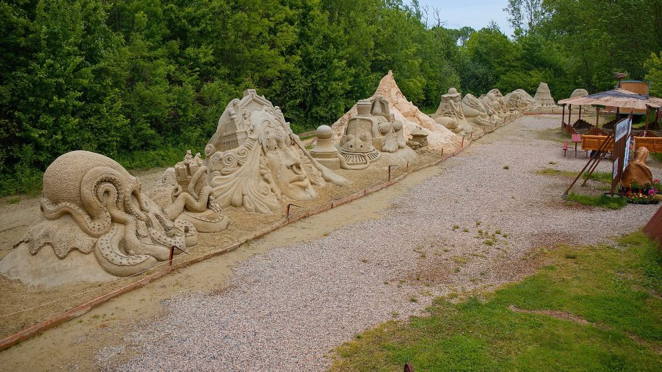 Sochy z písku v jihomoravské Lednici | foto: Zdeněk Truhlář, Český rozhlas Sochy z písku v jihomoravské Lednici