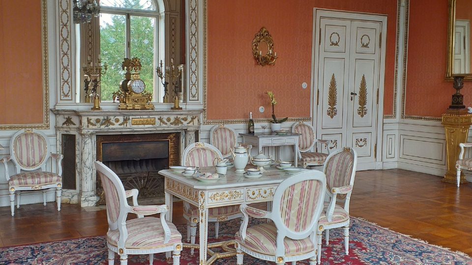 Základní prohlídkový okruh nabízí dvě desítky půvabně zařízených místností | foto: Stanislava Brádlová, Český rozhlas Základní prohlídkový okruh nabízí dvě desítky půvabně zařízených místností