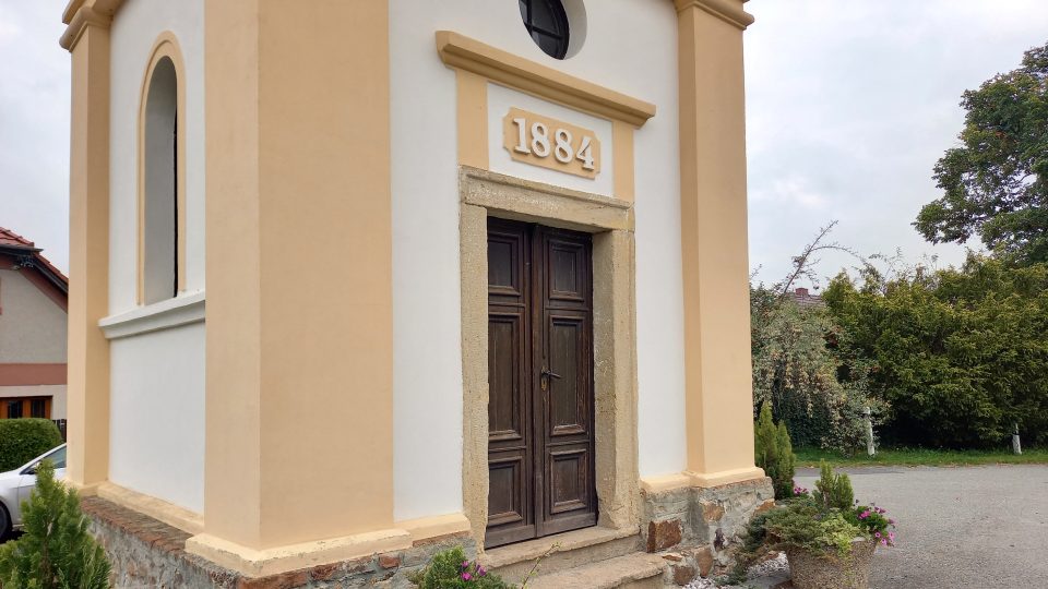 Kaplička je zasvěcena svatému Václavu