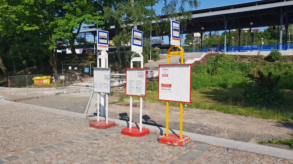 Provizorní autobusové zastávky na Horním nádraží