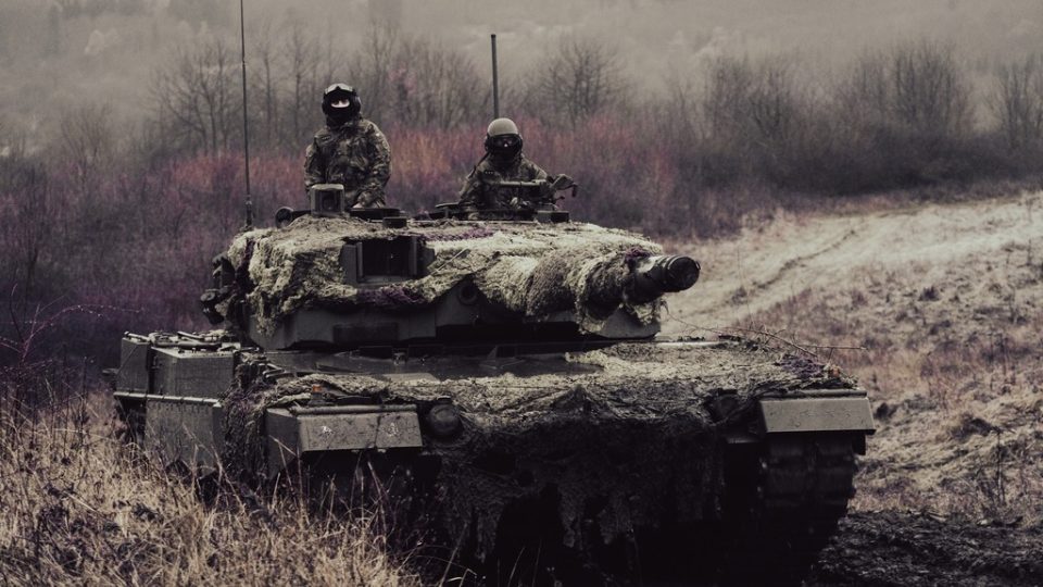 Armáda ČR testuje tanky Leopard 2A4