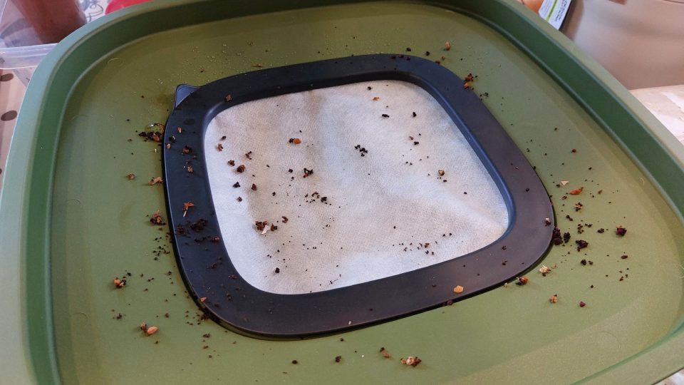 Do této části propadá humus