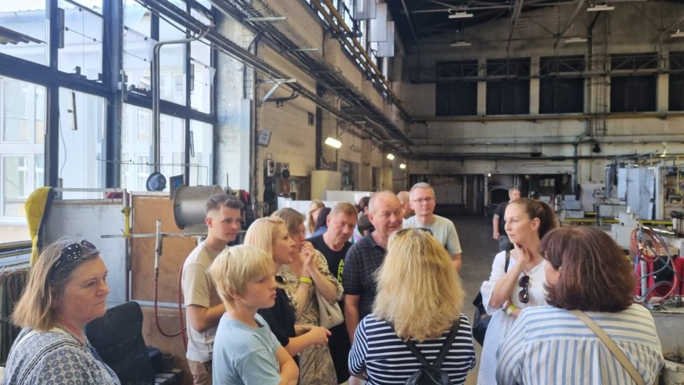 Den mistrů v Karlovarské sklárně Moser