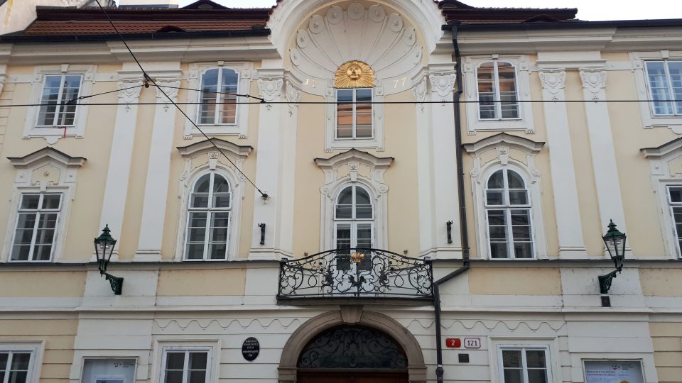 V domě U Zlatého slunce v Prešovské ulici sídlí památkový ústav