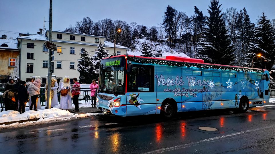 Mikulášský autobus v Karlových Varech