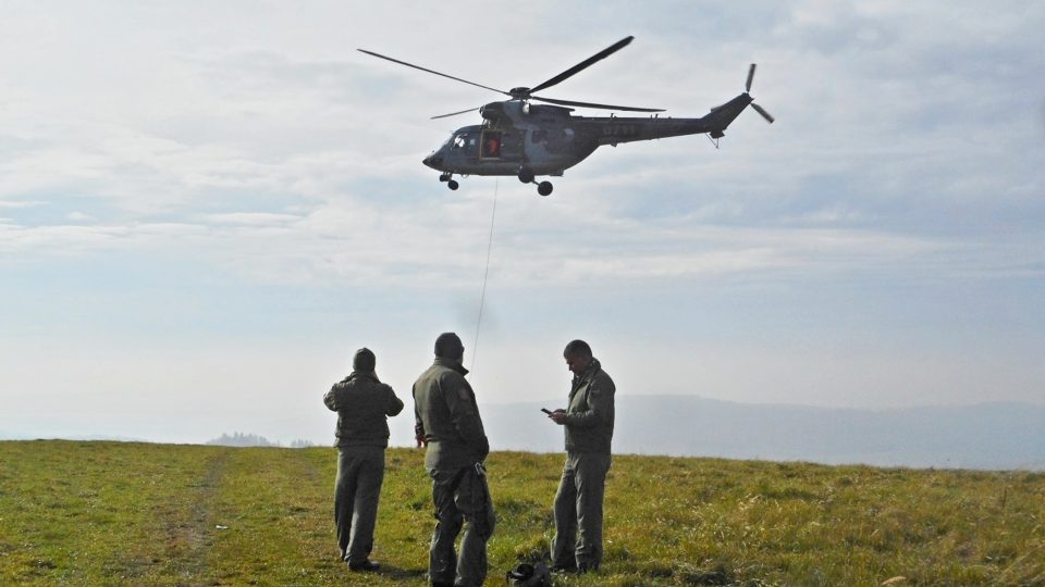 Horští záchranáři v Bublavě na Sokolovsku absolvovali letecký výcvik s armádou