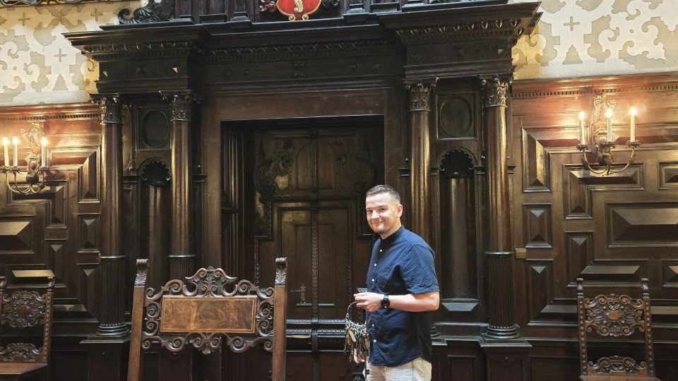 Kastelán Martin Rejman v Rytířském sálu | foto: Vladislava Wildová, Český rozhlas Kastelán Martin Rejman v Rytířském sálu