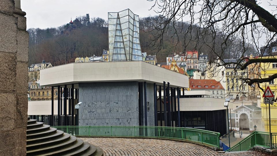 Karlovy Vary dokončují opravy Vřídelní kolonády