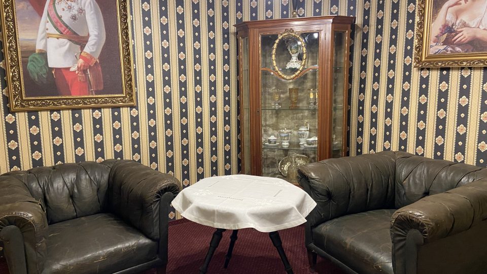Původní vybavení královského apartmá je k vidění v expozici Městského muzea v Mariánských Lázních
