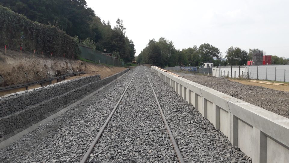 Výstavba nové železniční zastávky u KV arény