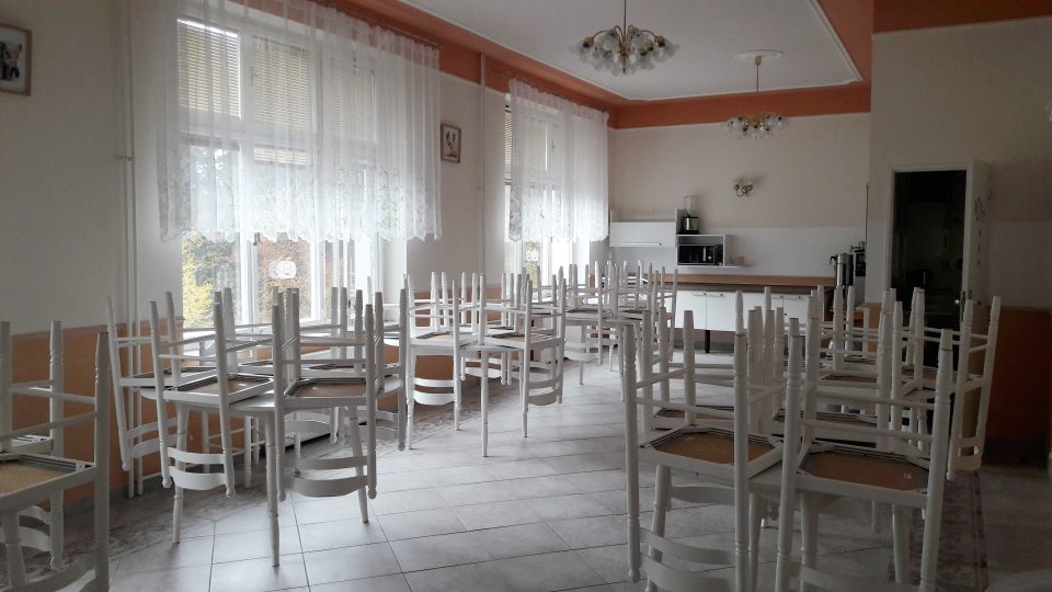 V lázeňském domě je mimo jiné k dispozici prostorná jídelna