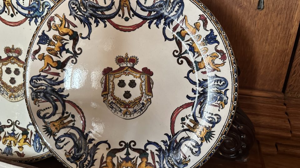 Erbovní talíř rodu Metternichů | foto: Jana Strejčková, Český rozhlas Erbovní talíř rodu Metternichů