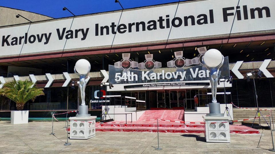 54. ročník mezinárodního filmového festivalu v Karlových Varech získává svou podobu