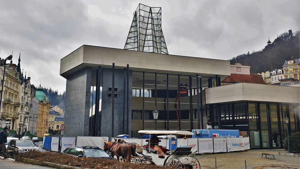 Karlovy Vary dokončují opravy Vřídelní kolonády