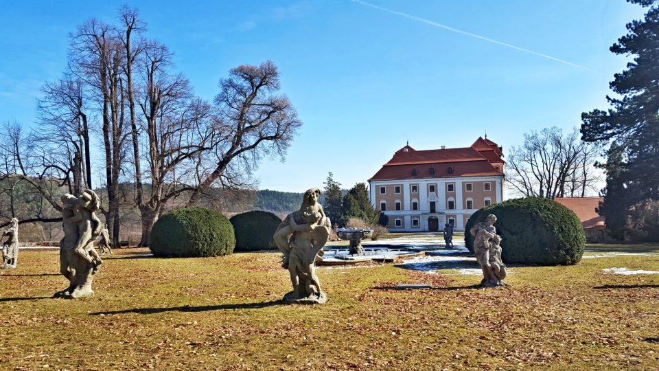 Park zámku Valeč