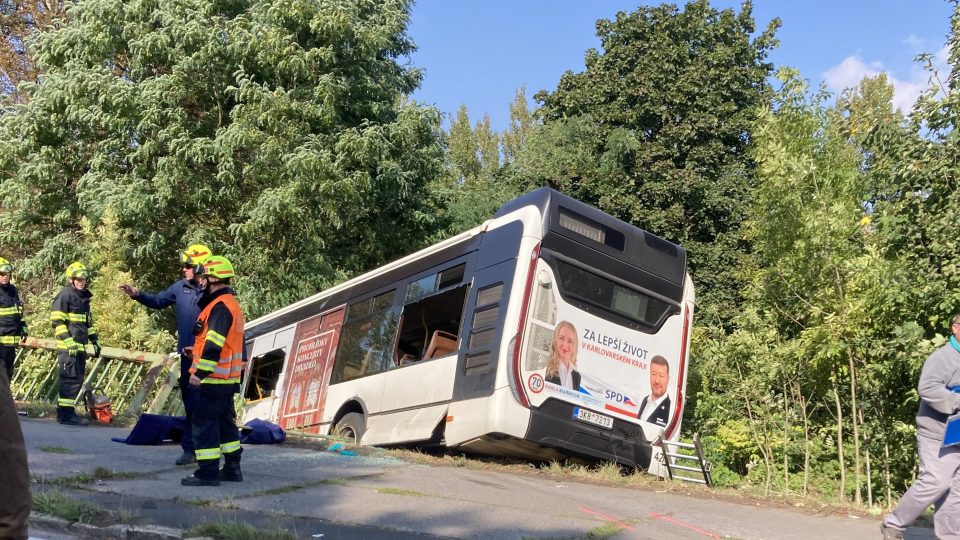 Nehoda autobusu v Karlových Varech