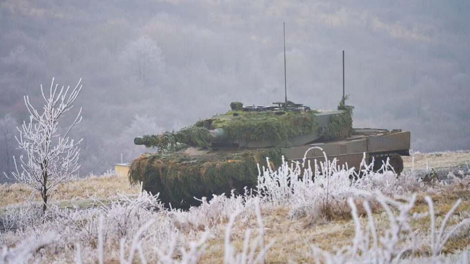 Armáda ČR testuje tanky Leopard 2A4