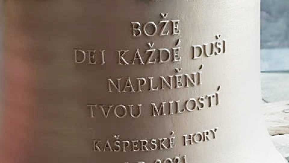 Jeden z nových zvonů | foto: Lukáš Milota, Český rozhlas Jeden z nových zvonů