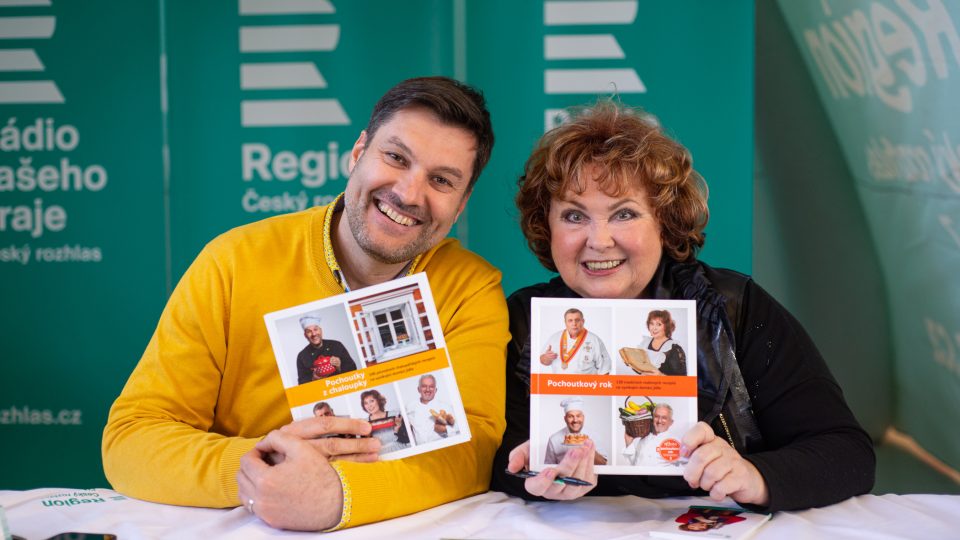 Autoři kuchařek Patrik Rozehnal a Naďa Konvalinková podepisovali své knihy na autogramiádě v rámci veletrhu Jarní zemědělec