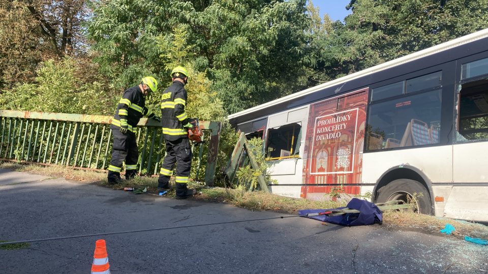 Nehoda autobusu v Karlových Varech