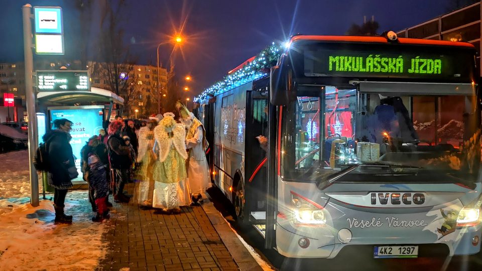 Mikulášský autobus v Karlových Varech