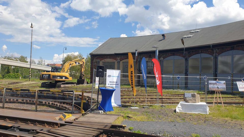 České dráhy začaly se stavbou nové opravárenské haly na nádraží v Chebu