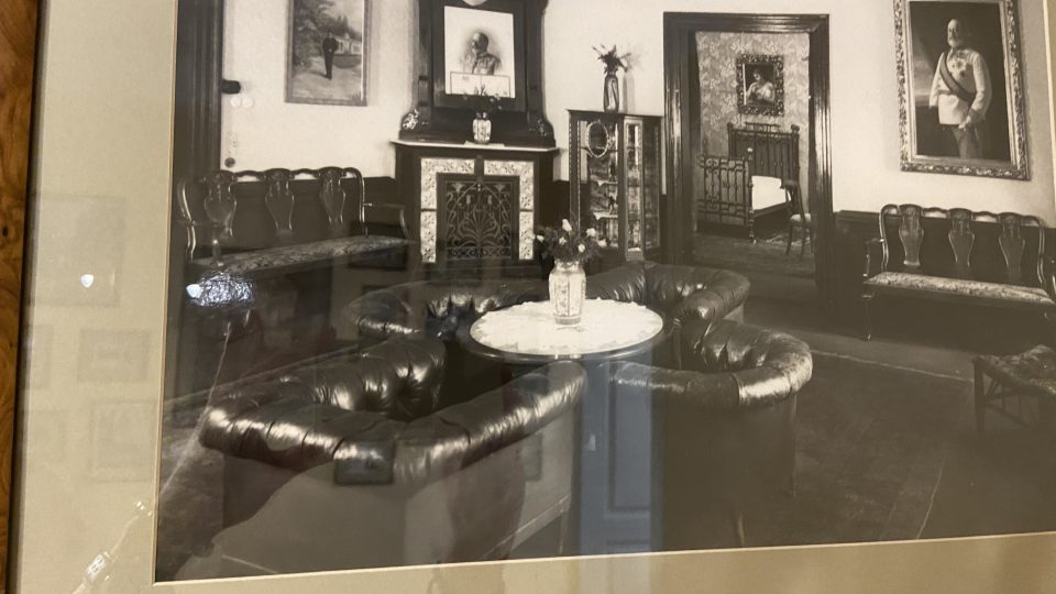 Královské apartmá hotelu na fotografii v Městském muzeu v Mariánských Lázních