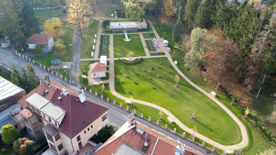 Letecký pohled na dnešní Kumpánovu zahradu.jpg | foto: Český rozhlas Letecký pohled na dnešní Kumpánovu zahradu.jpg