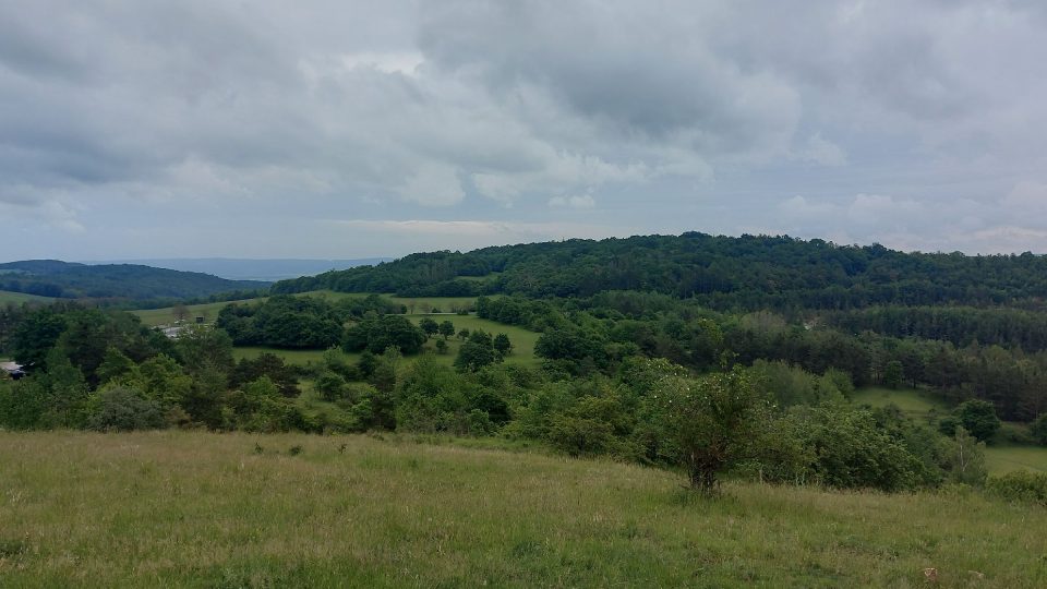 Výhled od Domu přírody Českého krasu do okolní krajiny