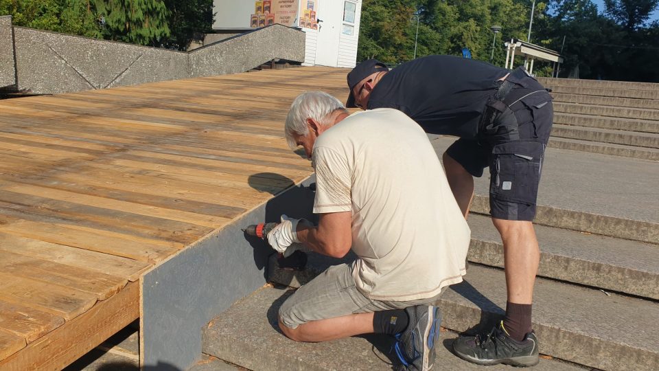 Úklid po Mezinárodním filmovém festivalu v Karlových Varech | foto: Andrea Strohmaierová, Český rozhlas Úklid po Mezinárodním filmovém festivalu v Karlových Varech