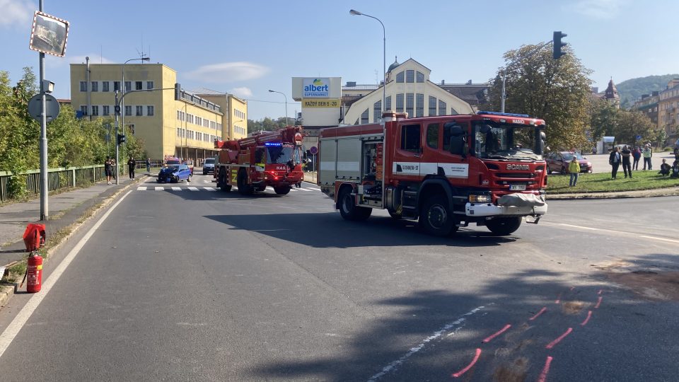 Nehoda autobusu v Karlových Varech