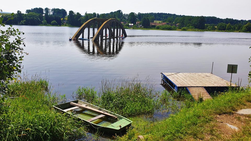 Jesenická přehrada u Chebu patří mezi největší vodní nádrže v západních Čechách