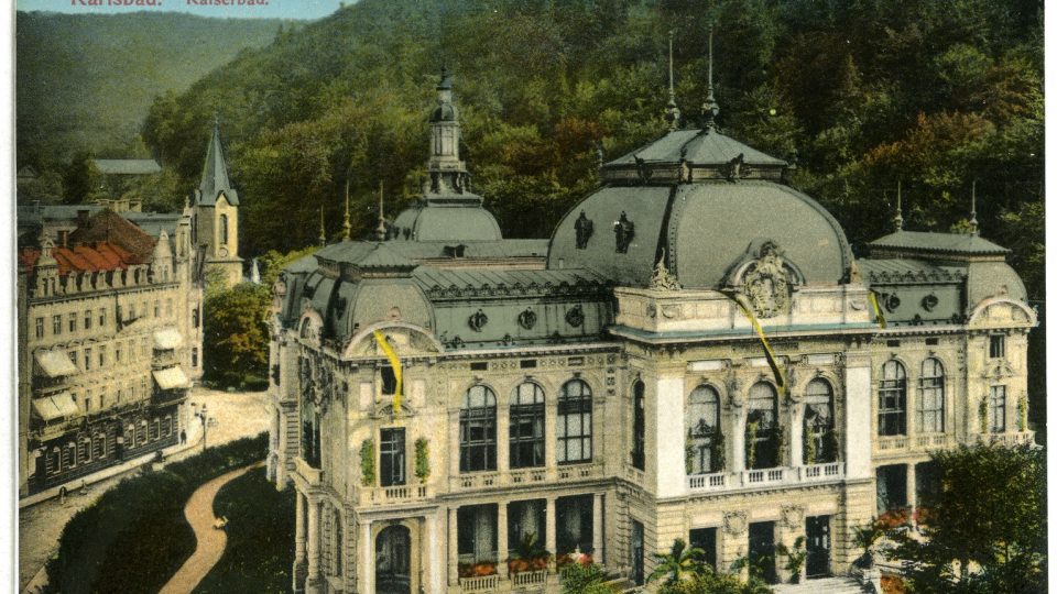 Karlovarské Císařské lázně neboli Lázně I na pohlednici z roku 1910