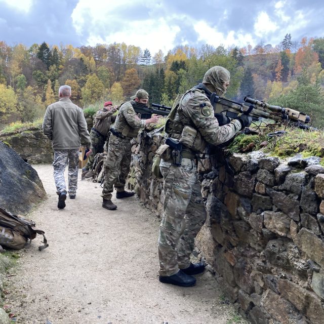 Státní hrad a zámek Bečov posloužil armádě ke speciálnímu cvičení | foto: Dominik Hron,  Český rozhlas