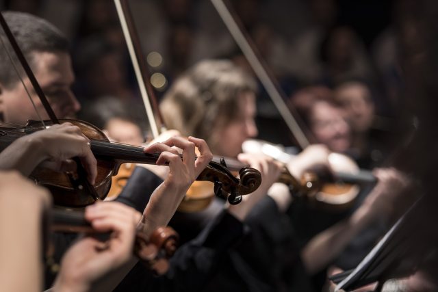 Koncertní sál vymění karlovarští symfonici třeba za parkoviště nebo dětské hřiště  (ilustrační foto)  | foto: Fotobanka Pixabay,  CC0 1.0