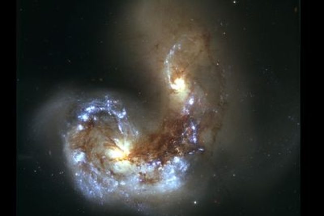 Vesmír - kolize galaxií | foto:  NASA