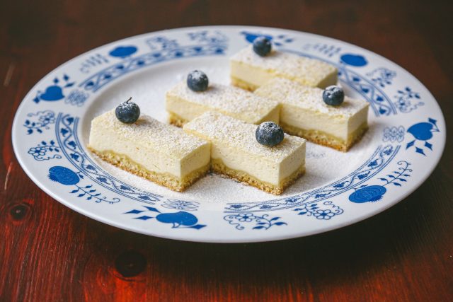 Nebeský koláč od Heleny Ročkaiové je jak jízda po Mléčné dráze