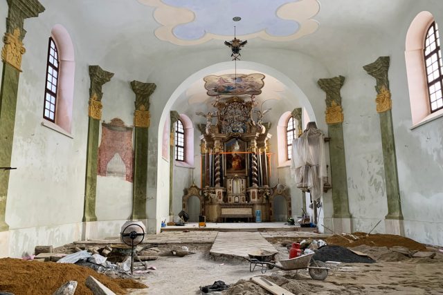 Po víc než dvou letech se blíží ke konci rekonstrukce kostela svaté Anny na Božím Daru | foto: Ivana Sedláčková,  Český rozhlas