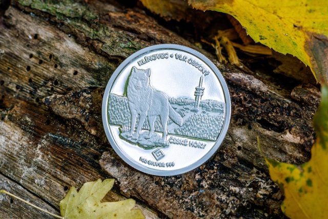 Nová sběratelská mince Klínovec a vlk obecný | foto: Golden Gate