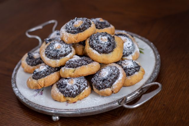 Nekynuté rychlé koláčky od Evy Rubešové jsou skvělou alternativou těch svatebních