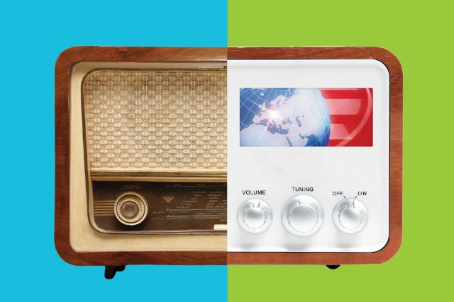Kampaň ukazuje rozdíl mezi starým a novým rozhlasovým přijímačem s DAB+ | foto: Český rozhlas