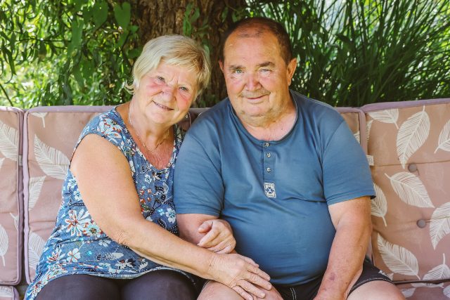  Slečno, půjčila byste mi nůž? Otázka, která padla před 52 lety a otevřela vztah